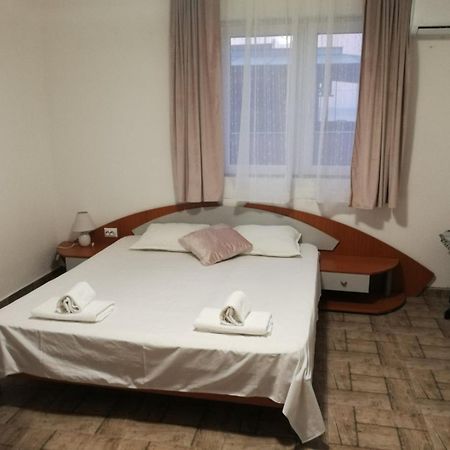 Hrisi Hotel Chernomorets Exterior photo